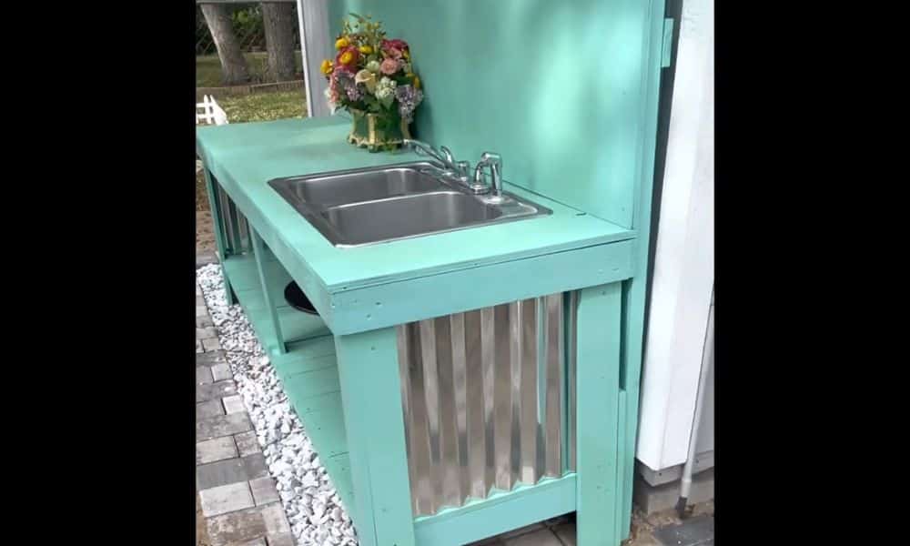 Outdoor Kitchen Sink with Cabinets